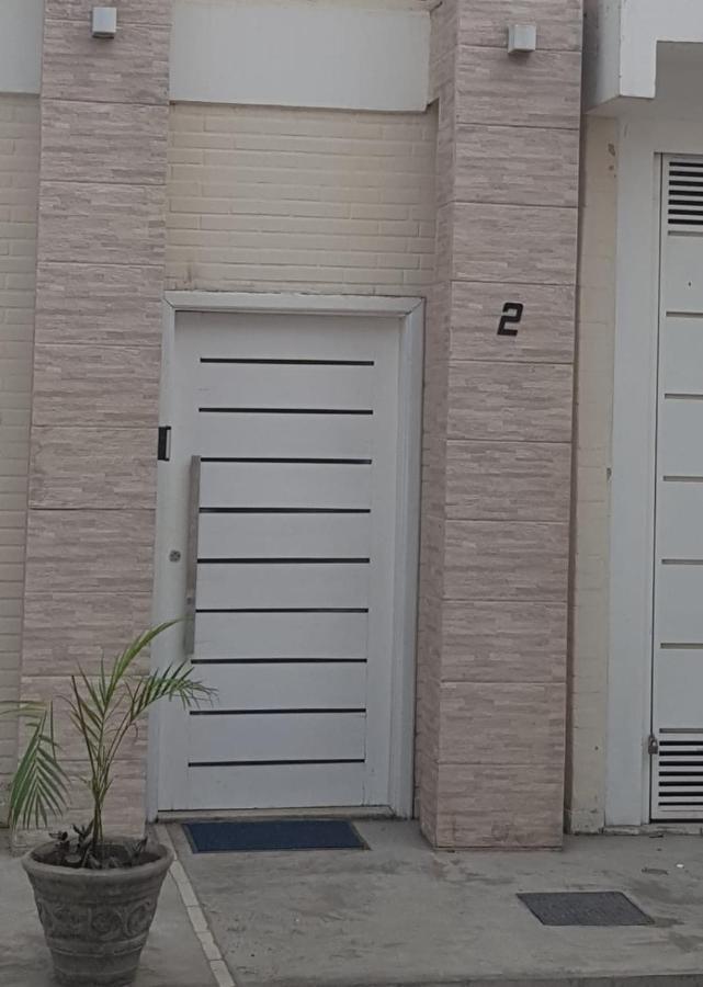 Sobrado 2 amplo e confortável em condomínio Corumbá Exterior foto