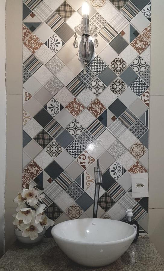 Sobrado 2 amplo e confortável em condomínio Corumbá Exterior foto