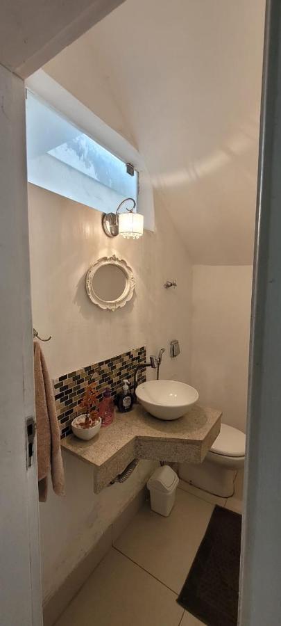 Sobrado 2 amplo e confortável em condomínio Corumbá Habitación foto
